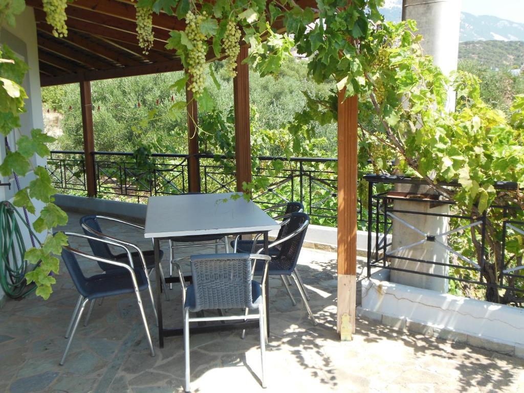 Lygies Apart Hotel Trapezaki  Rom bilde